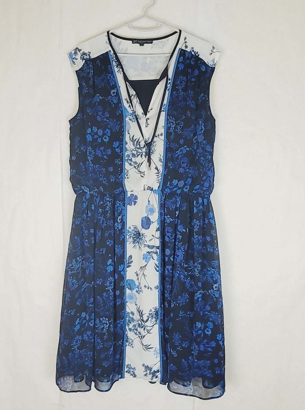 Adrianna Papell blue and white floral dress Size Large Boho Feminine Cottagecore